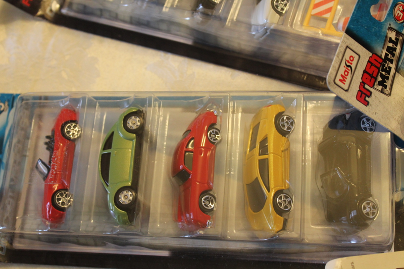 Illustration for article titled Enormous Die-Cast Collection - Box 8 - Maisto